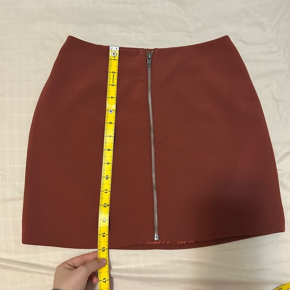 Forever 21 Rust Mini Skirt with Zipper Size S Like New - Picture 5 of 6
